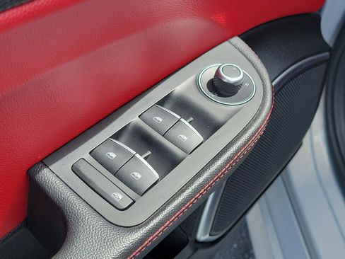 Used 2020 Alfa Romeo Giulia Ti w/ Active Blind Spot Package image 21