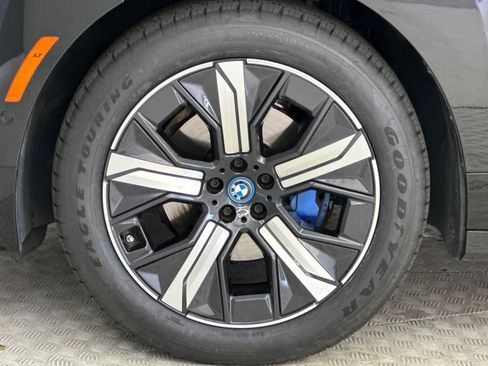 Used 2024 BMW iX xDrive50 w/ Sport Package AWD/4WD image 13