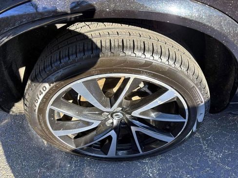 Used 2021 Volvo XC90 T8 Inscription Expression w/ Climate Package image 9