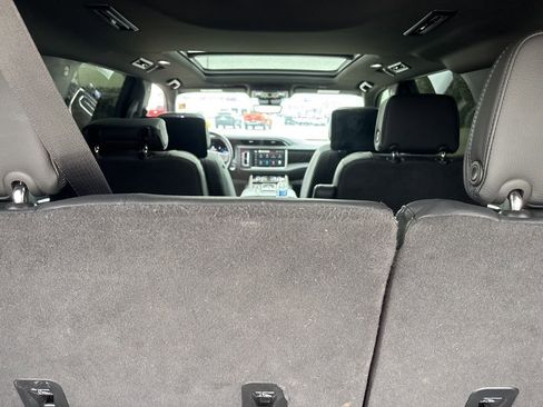 Used 2024 GMC Yukon Denali w/ Advanced Technology Package image 27