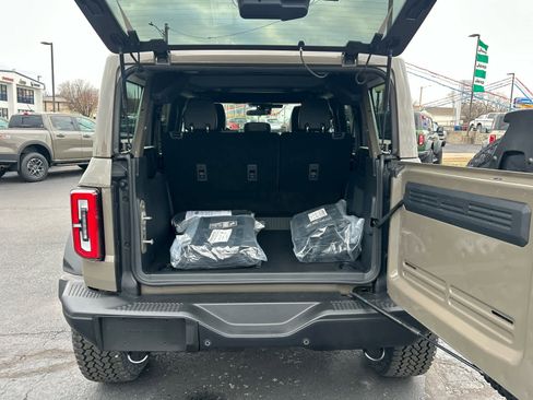 New 2025 Ford Bronco Badlands image 7