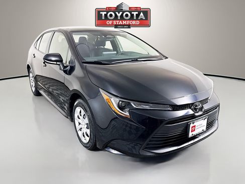 Certified 2024 Toyota Corolla LE image 1