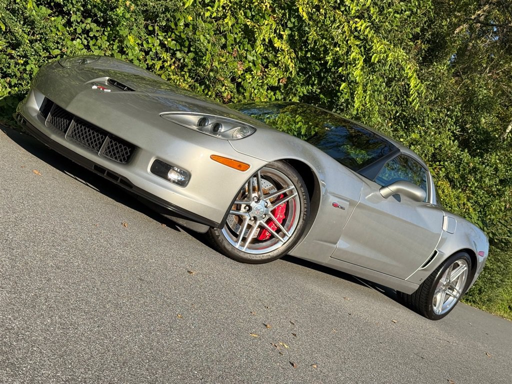 Used 2006 Chevrolet Corvette Z06 w/ Preferred Equipment Group RWD image 4