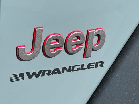 Used 2024 Jeep Wrangler Unlimited Rubicon AWD/4WD image 33