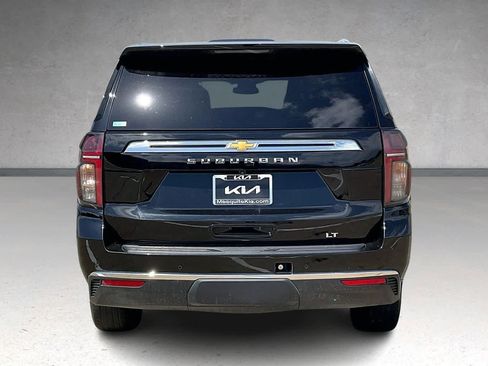 Used 2023 Chevrolet Suburban LT w/ Luxury Package image 5