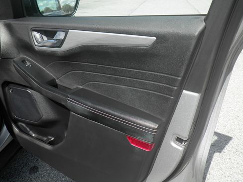 Certified 2023 Ford Escape Platinum w/ Premium Technology Package image 22