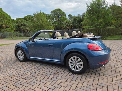 Used 2019 Volkswagen Beetle 2.0T S FWD image 9