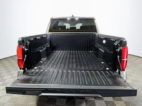 Certified 2025 Toyota Tacoma TRD Off-Road AWD/4WD image 22