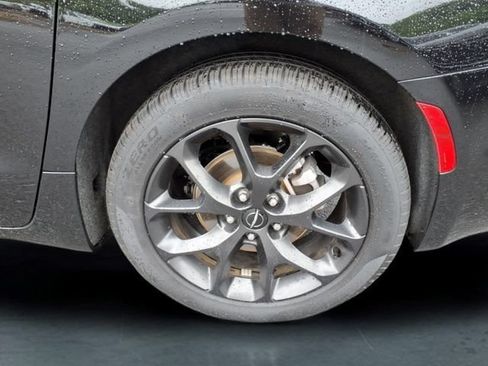 Used 2025 Chrysler Pacifica Limited FWD image 13