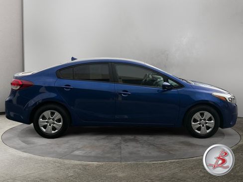 Used 2017 Kia Forte LX FWD image 8