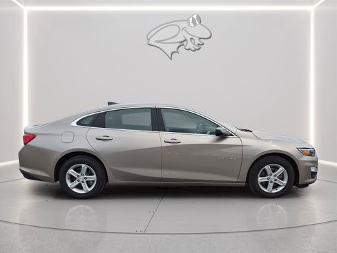 Used 2025 Chevrolet Malibu LS w/ LPO, Floor Liner Package FWD image 6