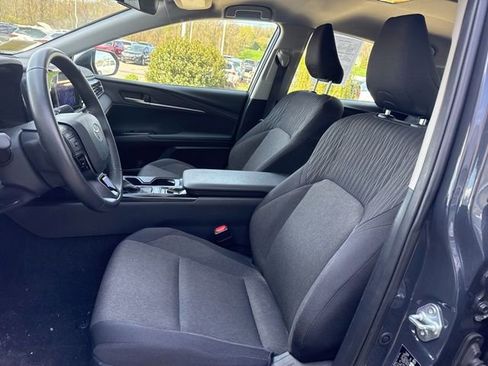 Used 2025 Toyota Camry LE w/ Convenience Package image 25