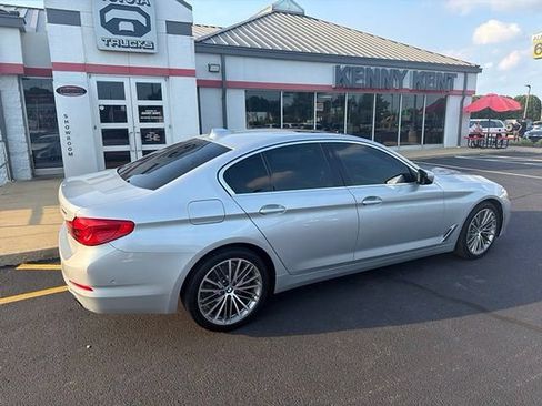 Used 2020 BMW 530i xDrive w/ Executive Package AWD/4WD image 4