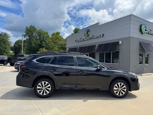 Used 2024 Subaru Outback Premium AWD/4WD image 6