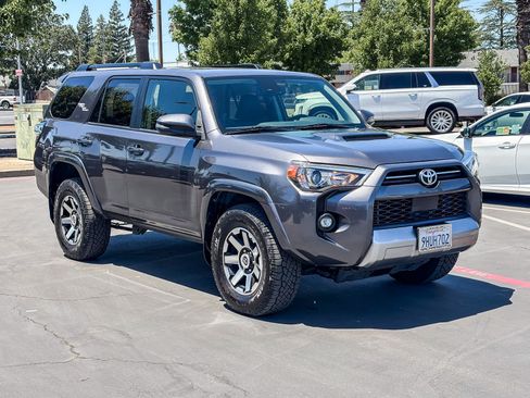 Used 2023 Toyota 4Runner TRD Off-Road Premium w/ Moonroof Package AWD/4WD image 5