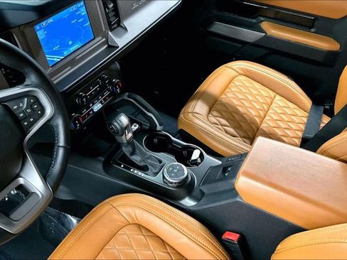Used 2022 Ford Bronco Outer Banks image 16