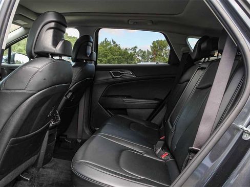 Used 2023 Kia Sportage EX w/ EX Premium Package image 17