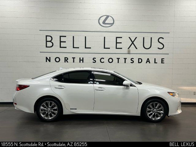 Used 2014 Lexus ES 300h w/ Premium Package w/Bamboo Trim FWD image 3