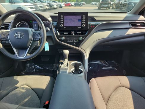 Used 2024 Toyota Camry LE image 9