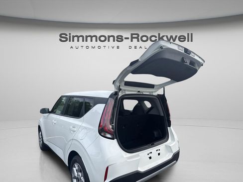 Used 2025 Kia Soul LX FWD image 7