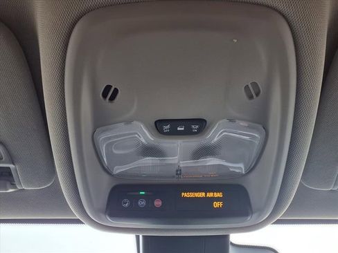 Used 2025 Buick Encore GX Preferred image 50