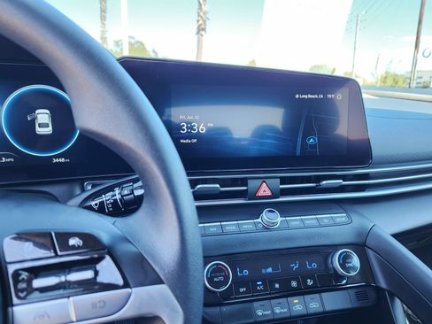 Used 2024 Hyundai Elantra SEL FWD image 23