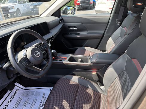 Used 2026 Nissan Kicks SR w/ SR Premium Package AWD/4WD image 17