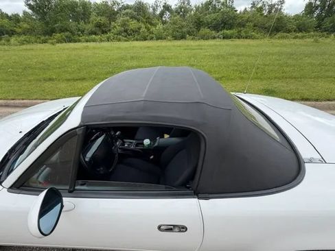 Used 1990 MAZDA MX-5 Miata RWD image 34