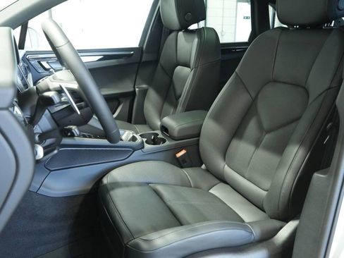 New 2026 Porsche Macan image 5