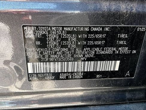 Used 2025 Toyota RAV4 LE AWD/4WD image 30