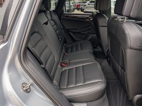 Certified 2026 Porsche Macan AWD/4WD image 24