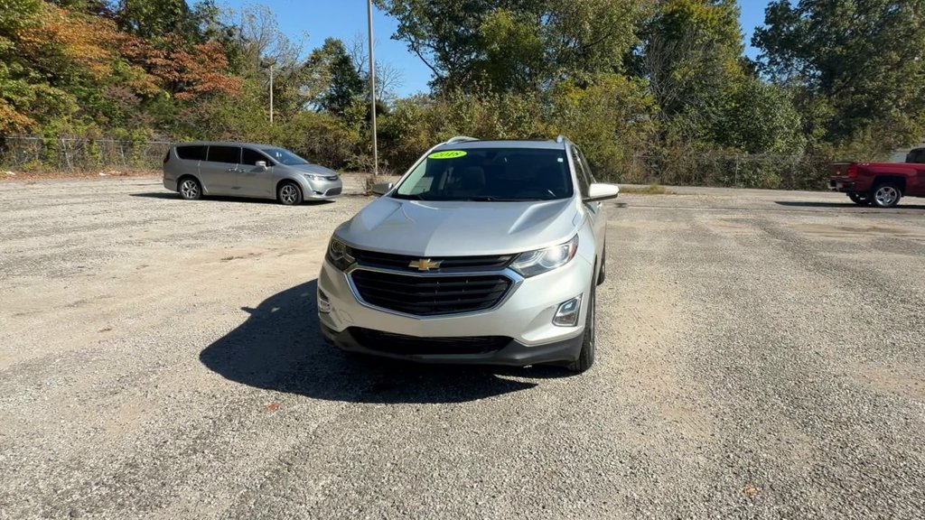 Used 2018 Chevrolet Equinox LT w/ Sun & Infotainment Package FWD image 3
