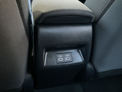 Used 2024 Toyota Corolla LE FWD image 31