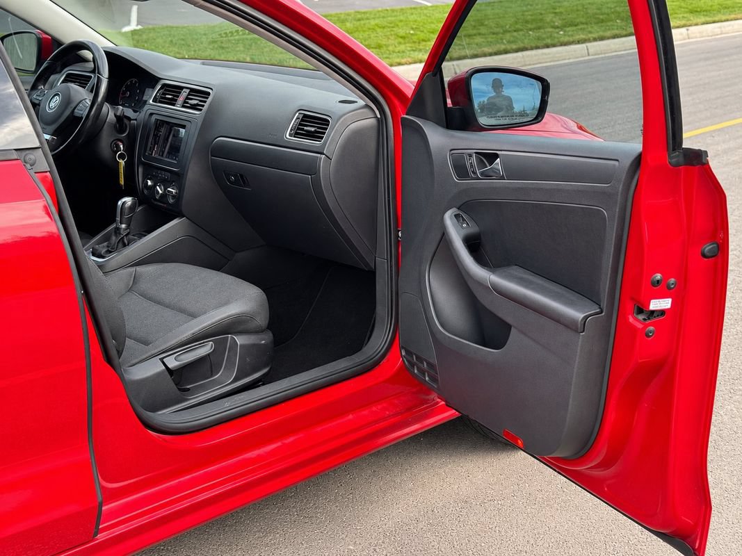 Used 2011 Volkswagen Jetta SE FWD image 20