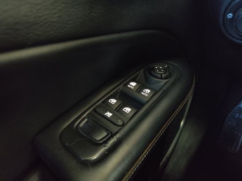 Used 2019 Jeep Compass Latitude FWD image 27