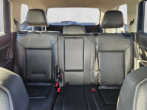 Used 2021 Volkswagen Atlas SE w/ Panoramic Sunroof Package image 17