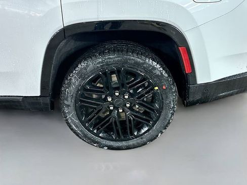 New 2026 Jeep Grand Wagoneer Limited AWD/4WD image 35