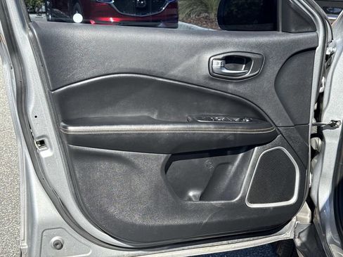 Used 2020 Jeep Compass Latitude image 21