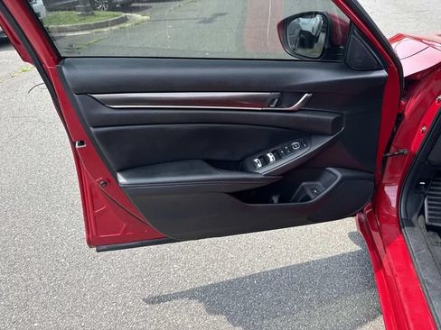 Used 2018 Honda Accord Sport image 12