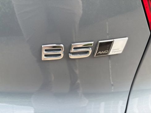 Certified 2023 Volvo XC40 B5 Ultimate w/ Protection Package Premier AWD/4WD image 9