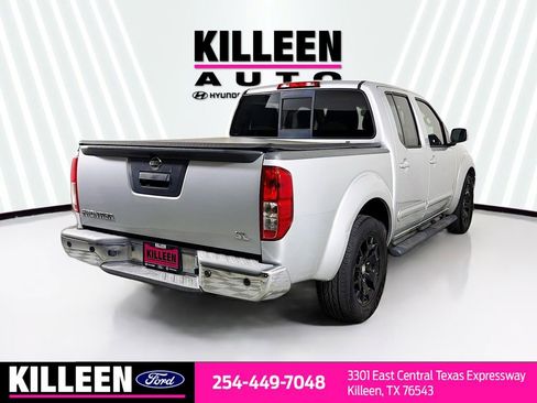 Used 2015 Nissan Frontier SL image 8