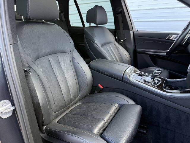 Used 2021 BMW X5 xDrive40i w/ Executive Package 2 AWD/4WD image 26
