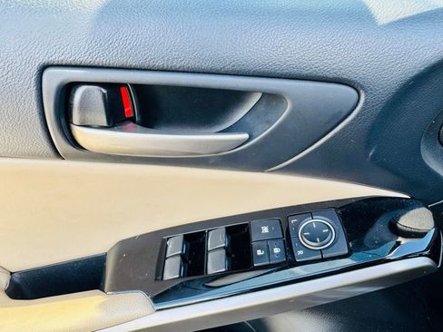 Used 2018 Lexus IS 300 image 9