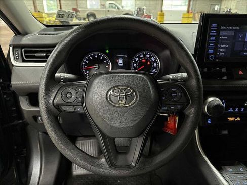 Certified 2022 Toyota RAV4 LE image 18
