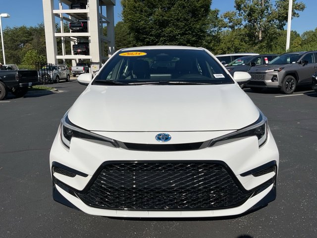 Used 2025 Toyota Corolla SE FWD image 4