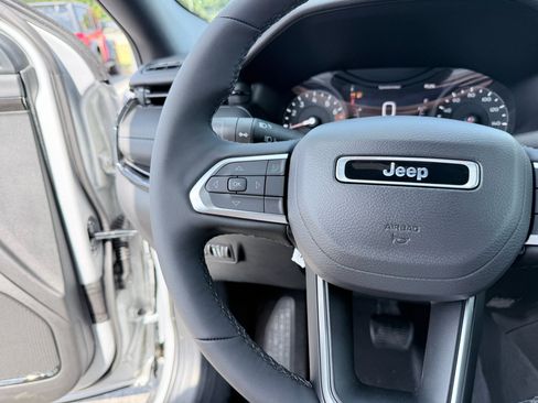 New 2026 Jeep Compass Latitude AWD/4WD image 13