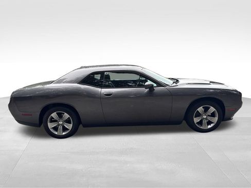 Used 2015 Dodge Challenger SXT w/ Driver Convenience Group RWD image 6