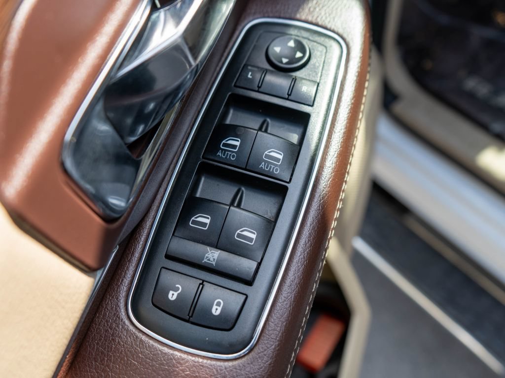 Used 2015 RAM 1500 Laramie w/ Convenience Group AWD/4WD image 16