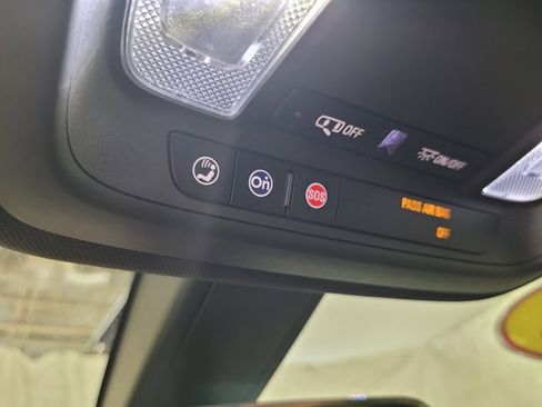 Used 2018 Cadillac XT5 FWD image 31