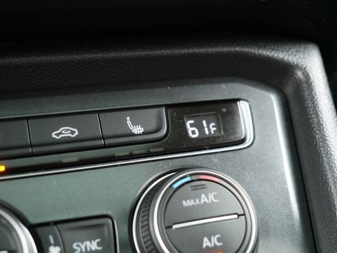 Used 2019 Volkswagen Tiguan SE w/ Panoramic Sunroof Package AWD/4WD image 35